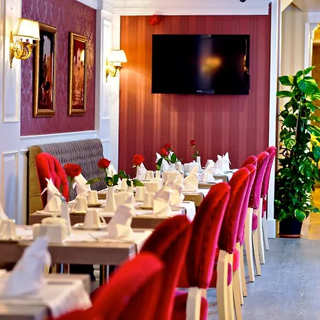 Hotell Perula & 3*