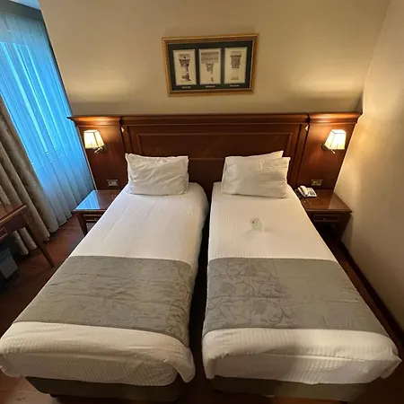Hotel Perula &