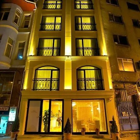 Perula & Hotell 3*